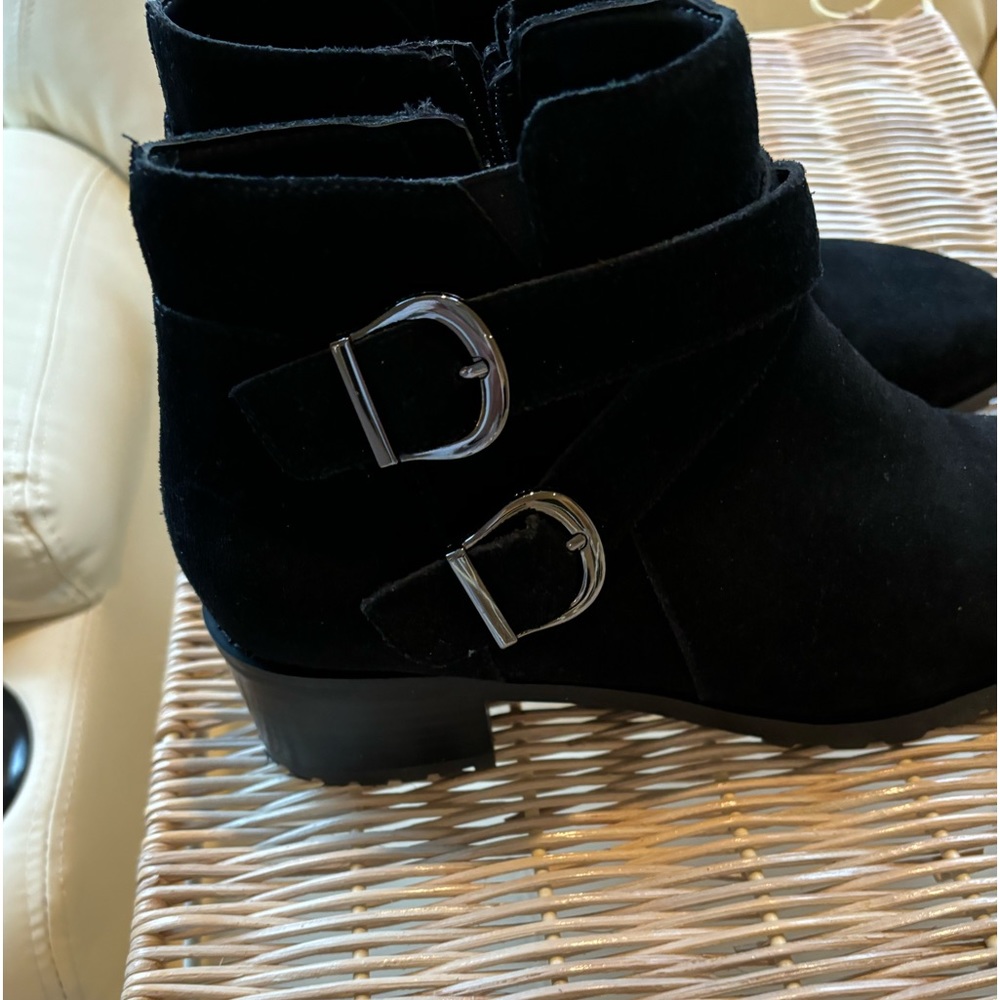 SALE!!! BLONDO suede bootie - Picture 3 of 7